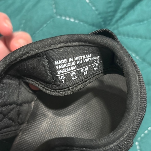 Nike women’s Black Strap Sandals - Picture 3 of 4